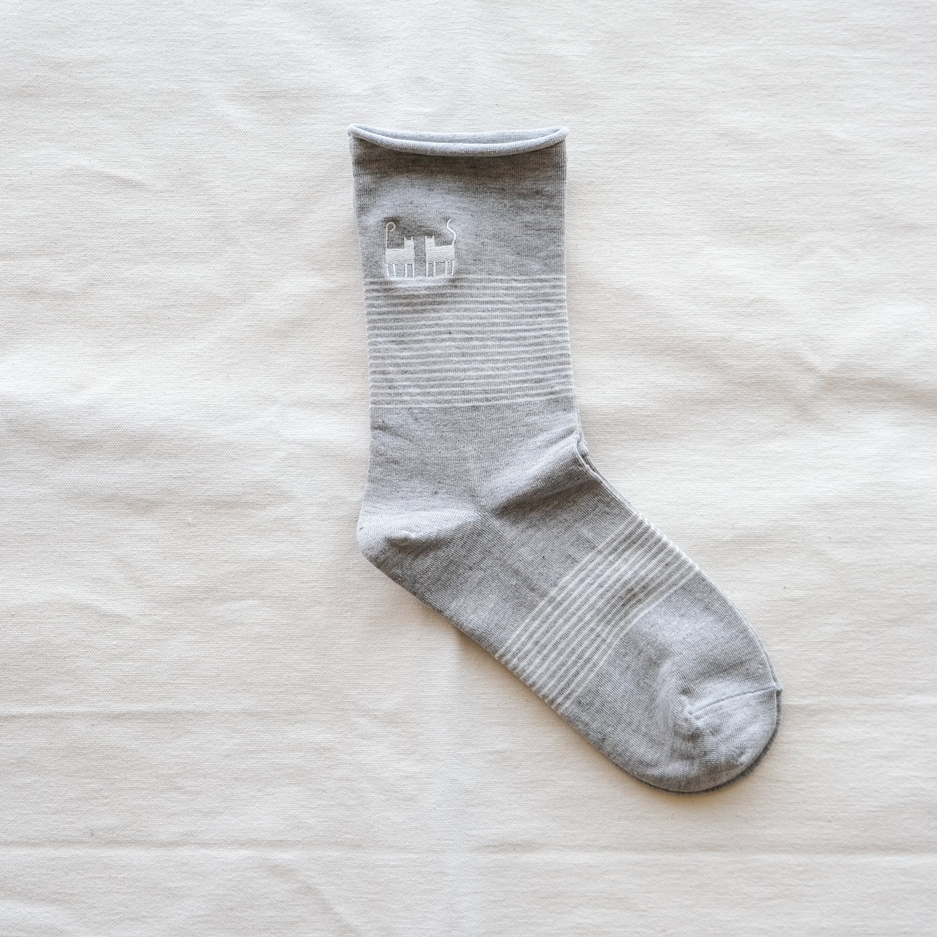 5-1091|にゃらまち刺繍 ゴムなしソックス <糸季限定>