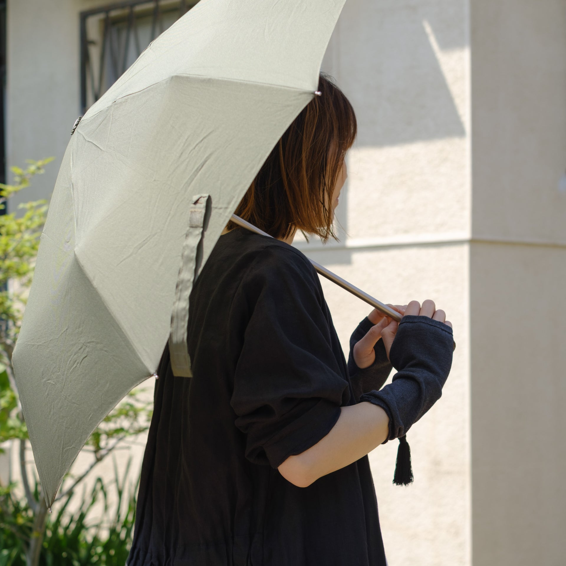 4-2014｜Silk UV Care Arm Short Caver