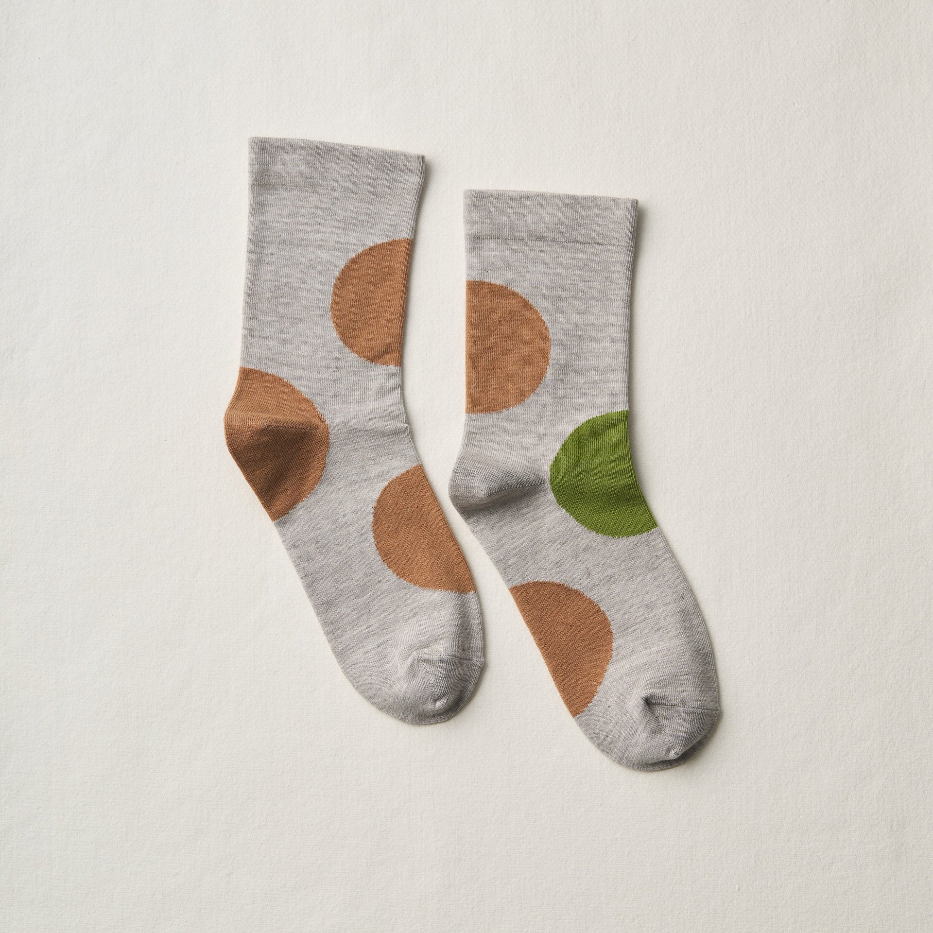 4-2015｜Organic Cotton Rubber Free Asymmetry Dot Socks
