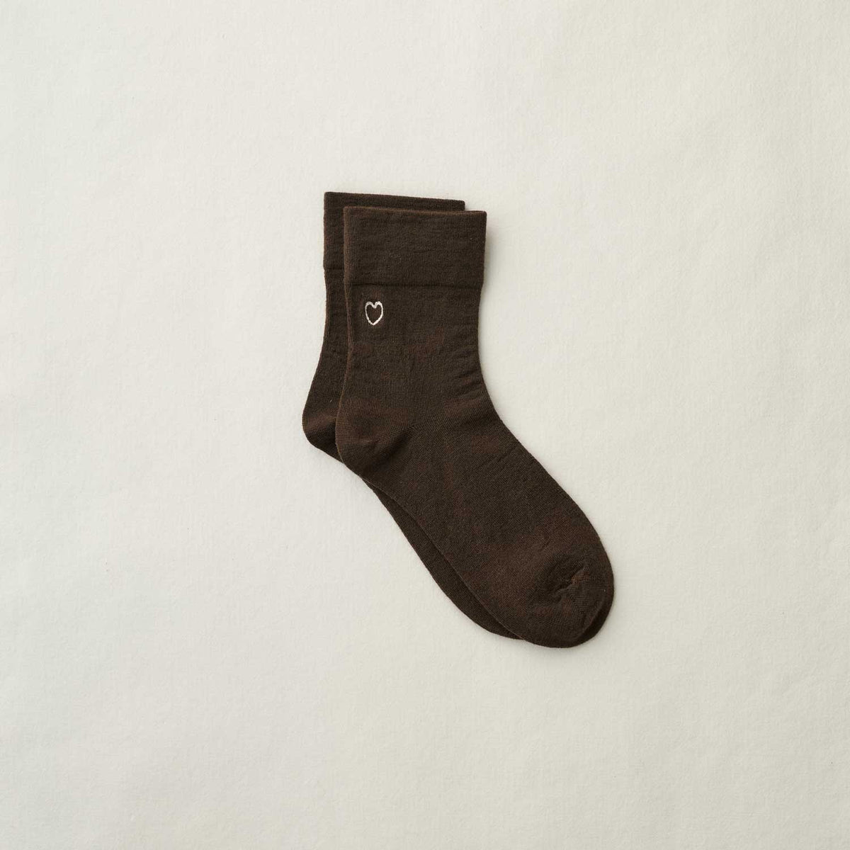 4-4034｜Wool Rubber Free Embroidered Heart Socks