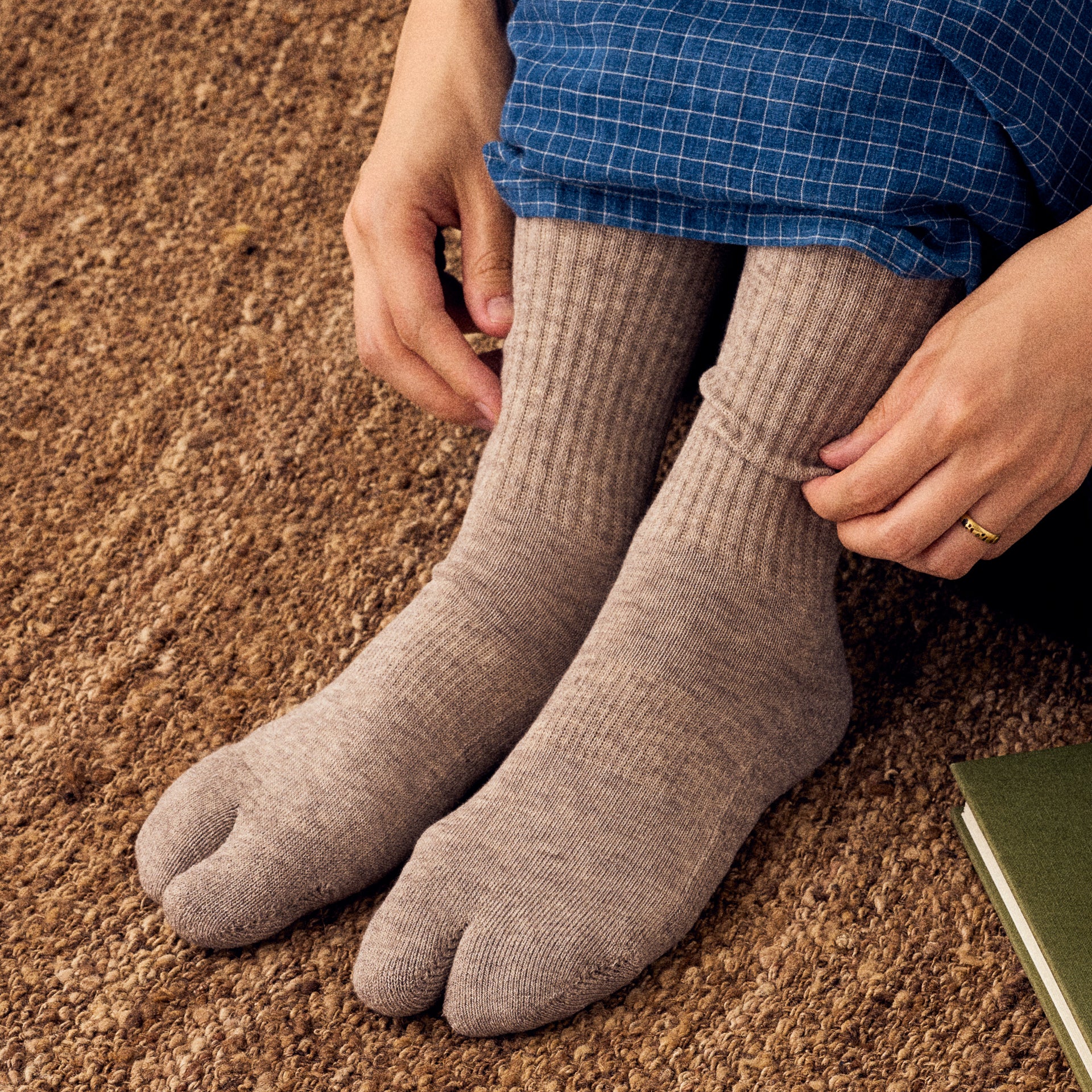 8-0450｜スーピマ×ヤク 足袋型パイルソックス