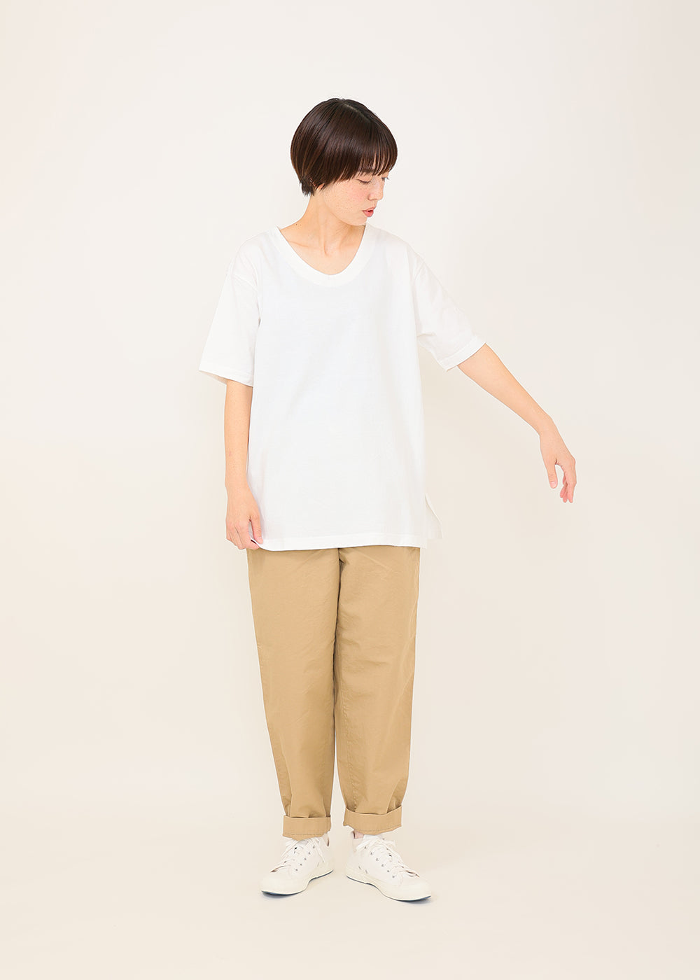 to touch | TO24C08  ドライコットン天竺VネックTシャツ